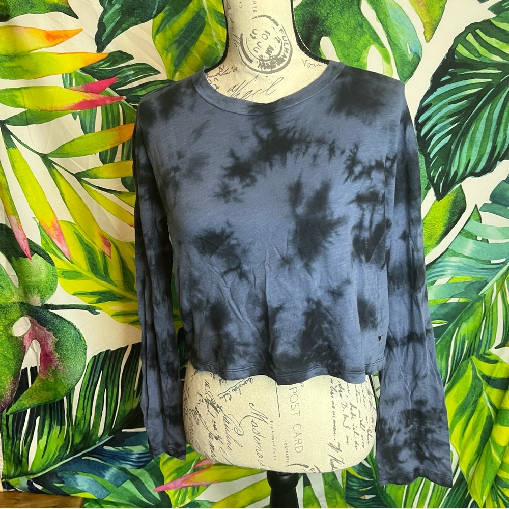 Pink Victoria’s Secret Blue XS Tie Dye Cropped Long Sleeve School Dorm Tee